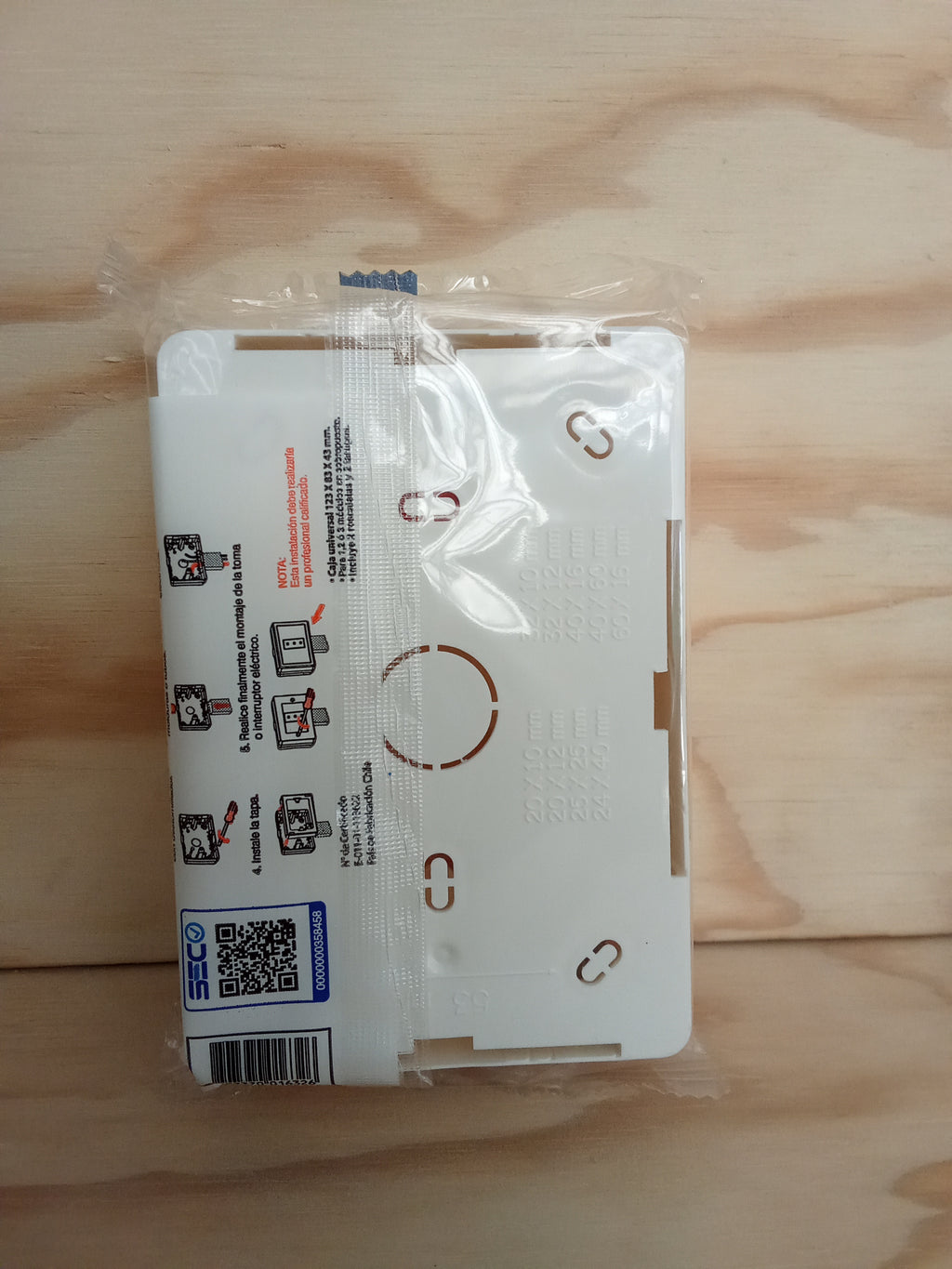 Caja Chuqui Universal Sobre Puesta Blanca