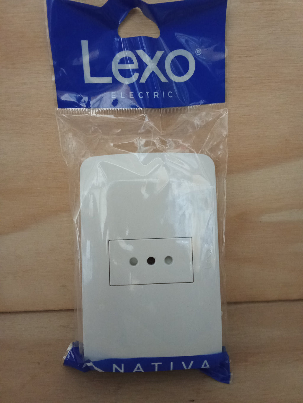 Toma Corriente Simple - Lexo Blanco 10A 250V