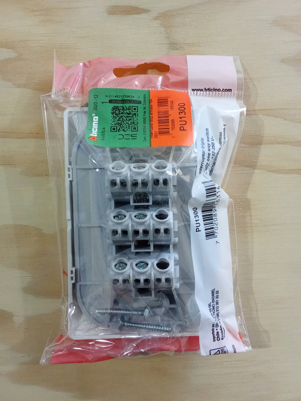 Interruptor Triple unidireccional 127-250V