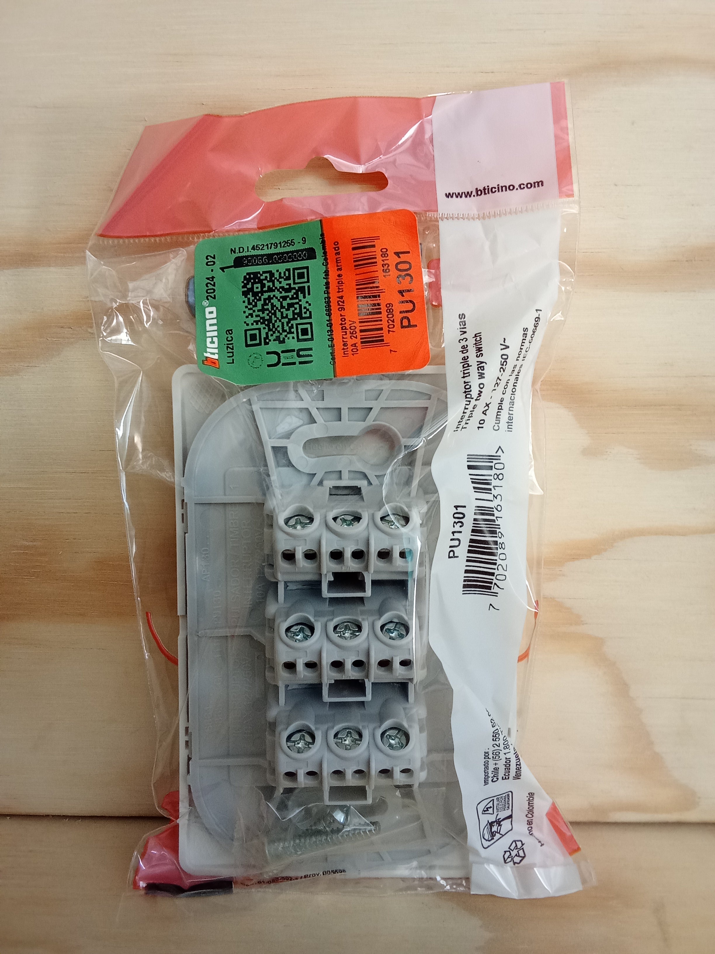 Interruptor Triple - 10A 127/250V