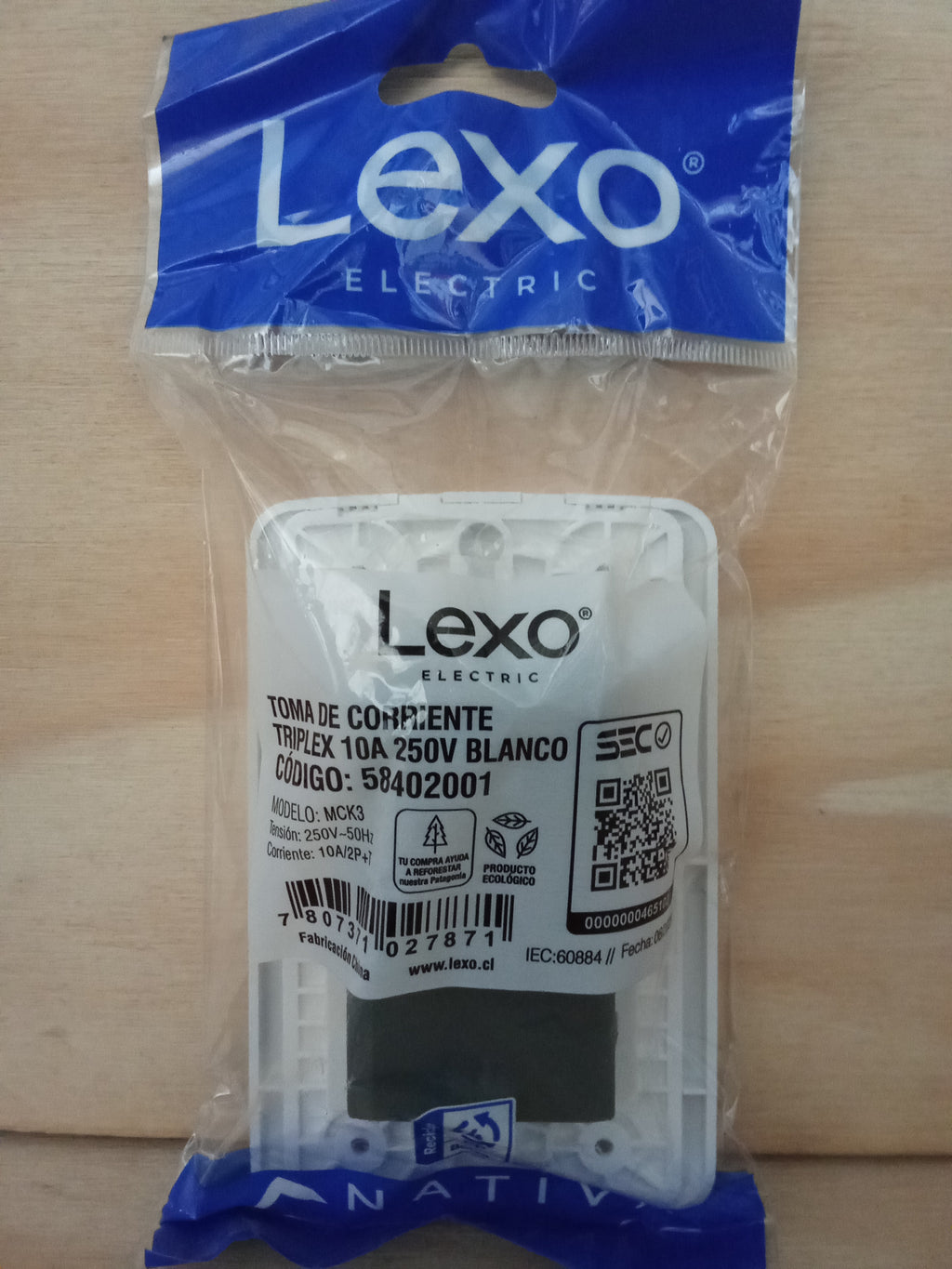 Toma De Corriente Triplex - Lexo Blanco 10A 250V
