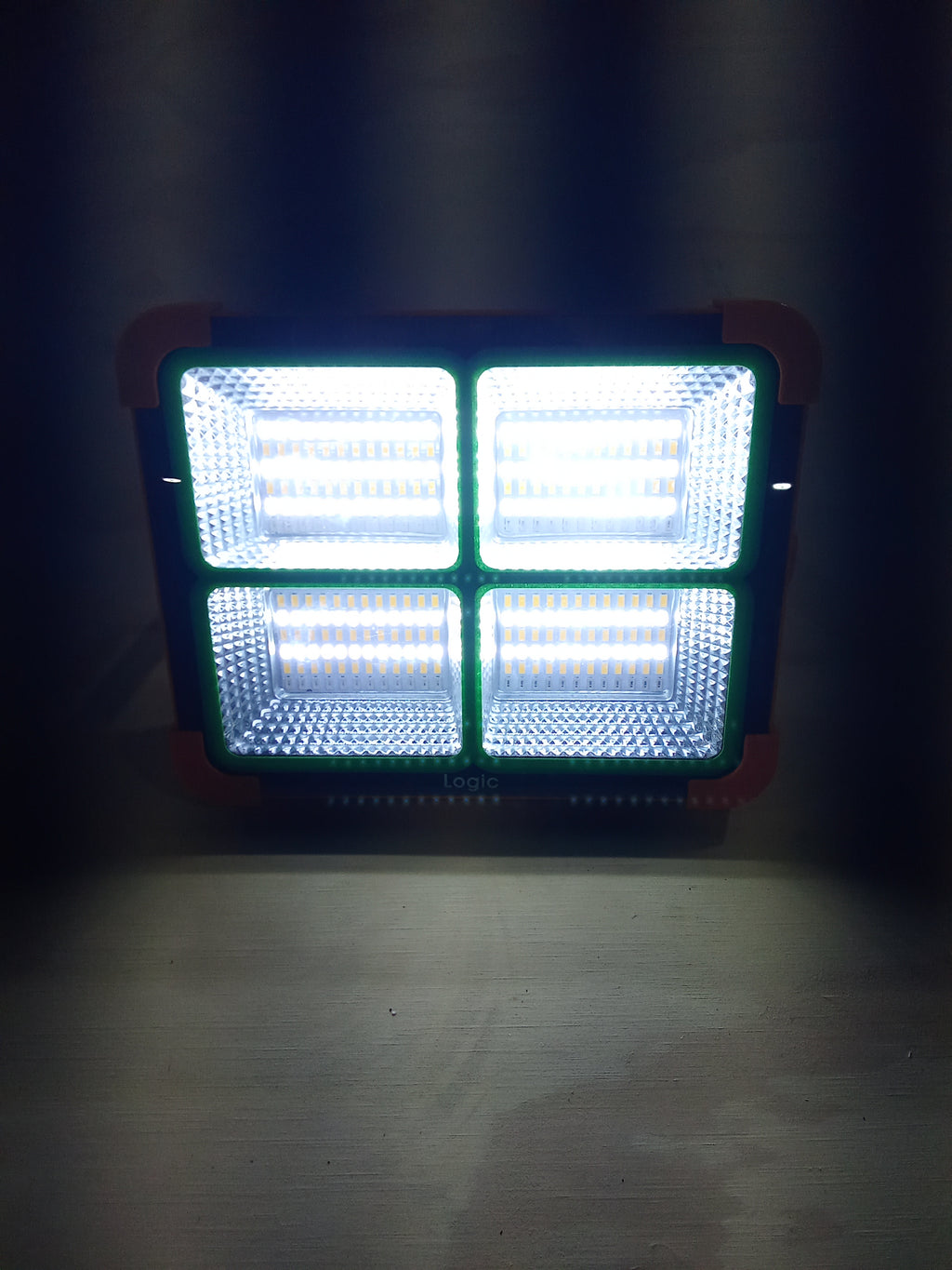 Foco Solar Portátil 200W Multifuncional