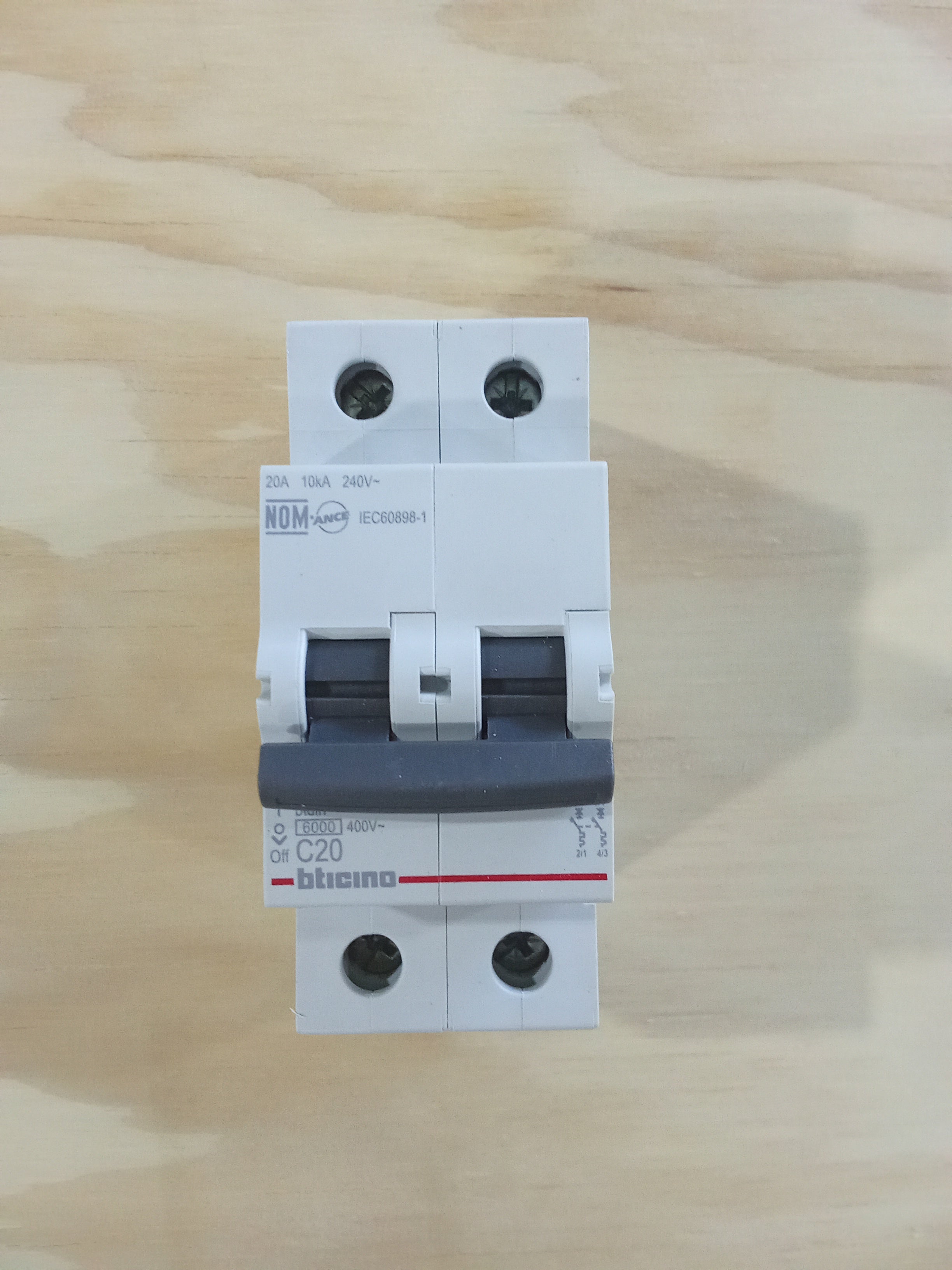 Automático bipolar 2P 20A-6Ka