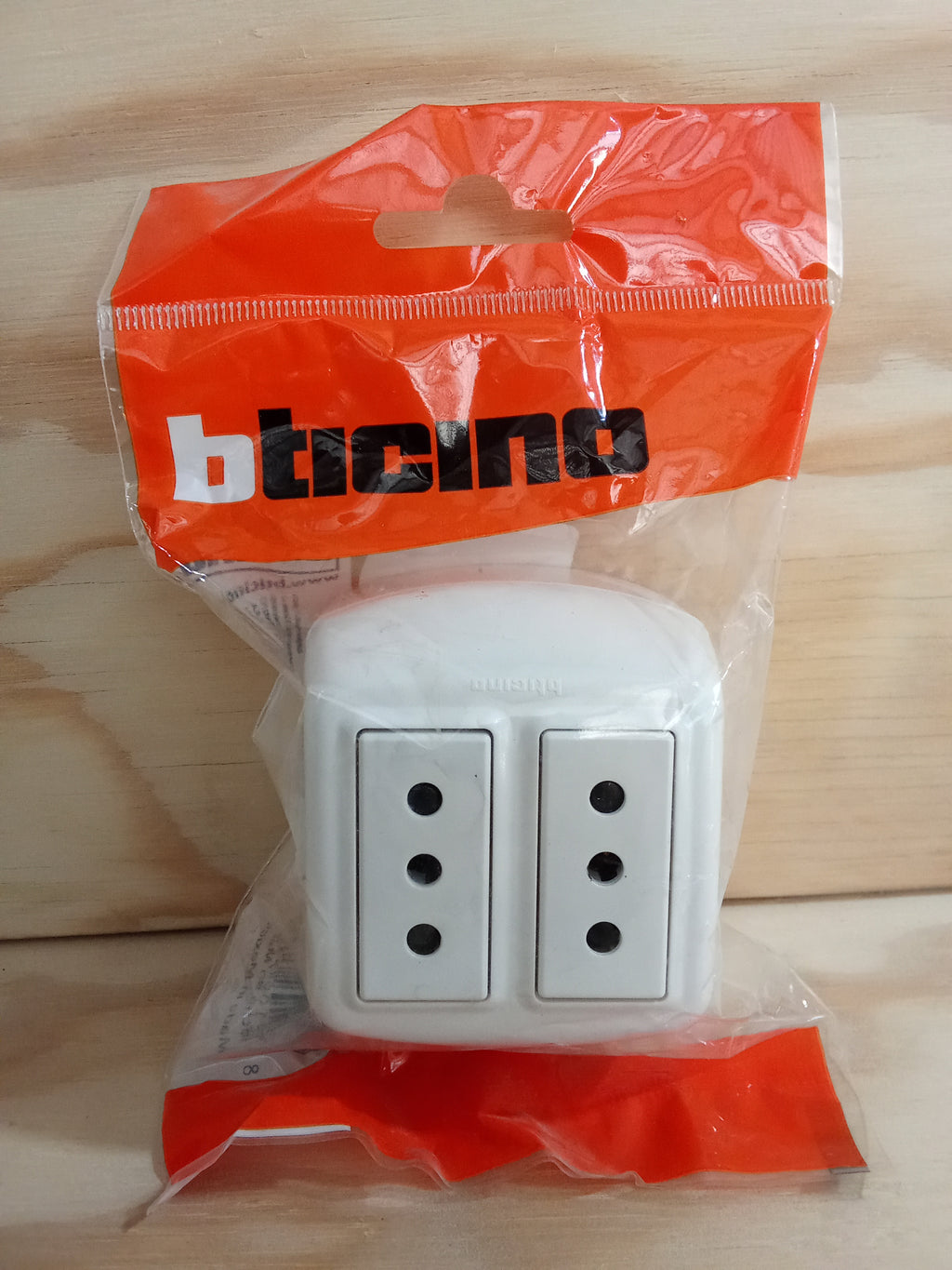Casquete Toma Corriente Doble 10A 250W
