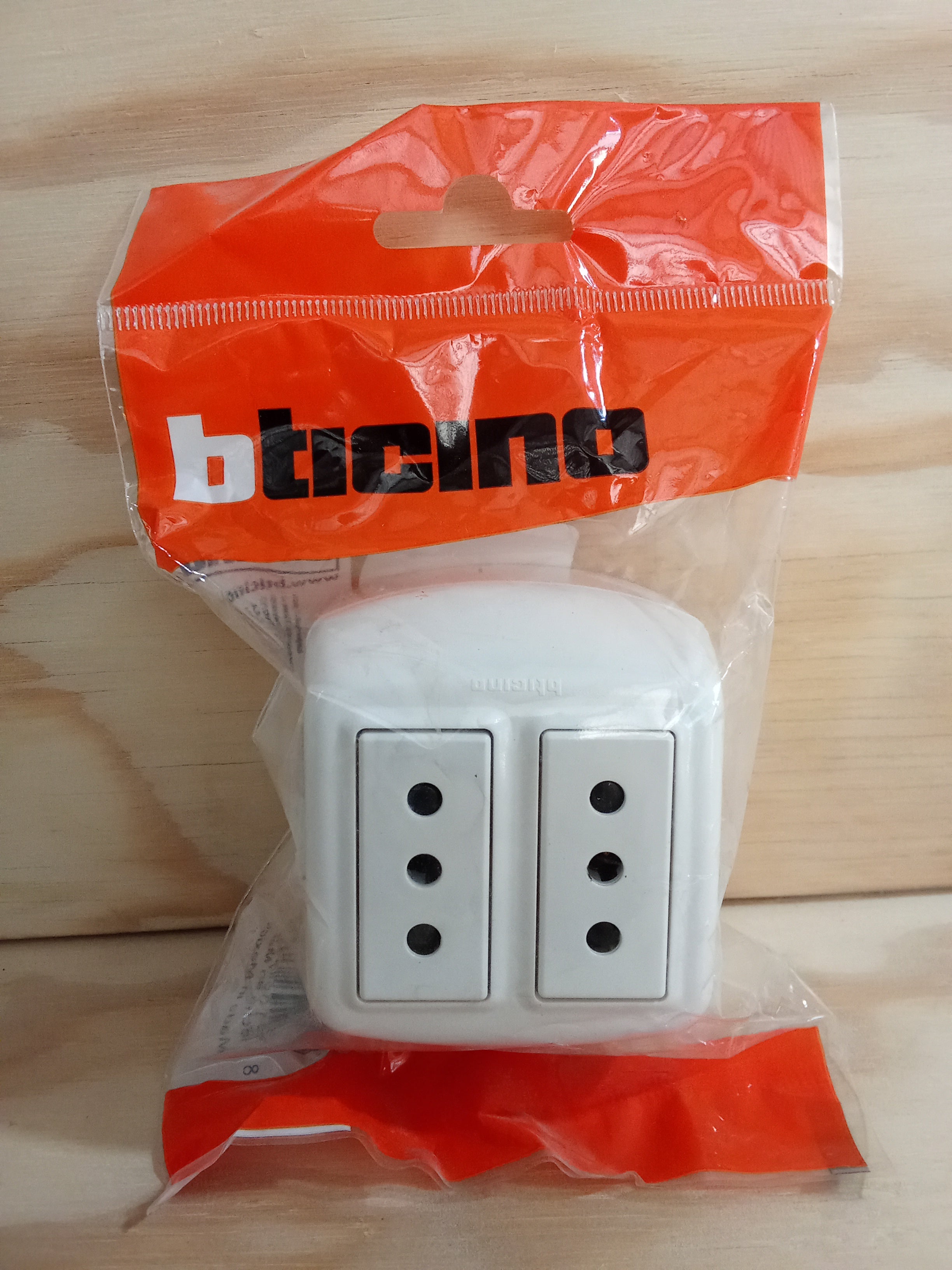 Casquete Toma Corriente Doble 10A 250W