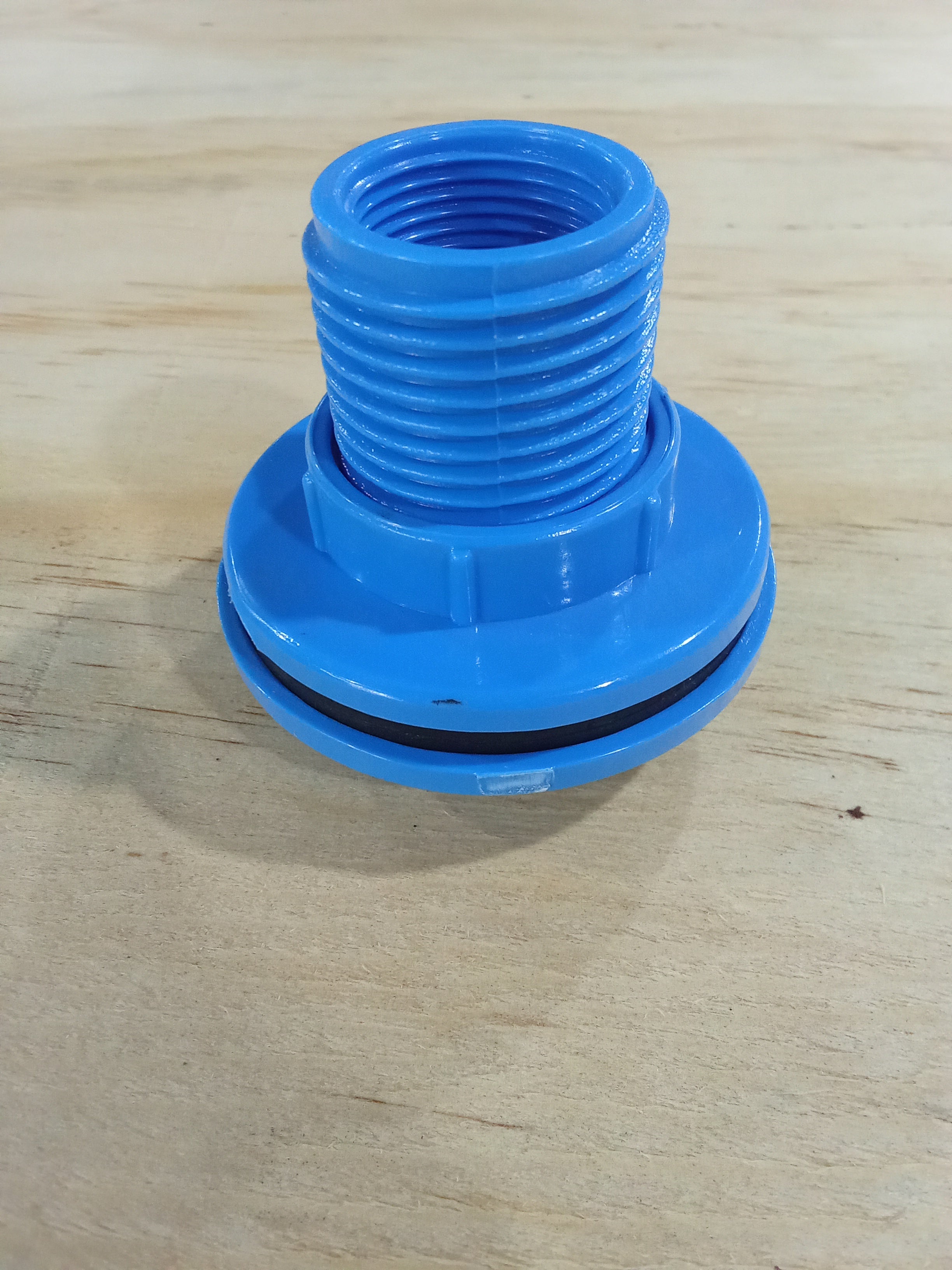 Salida De Estanque PVC 25mm