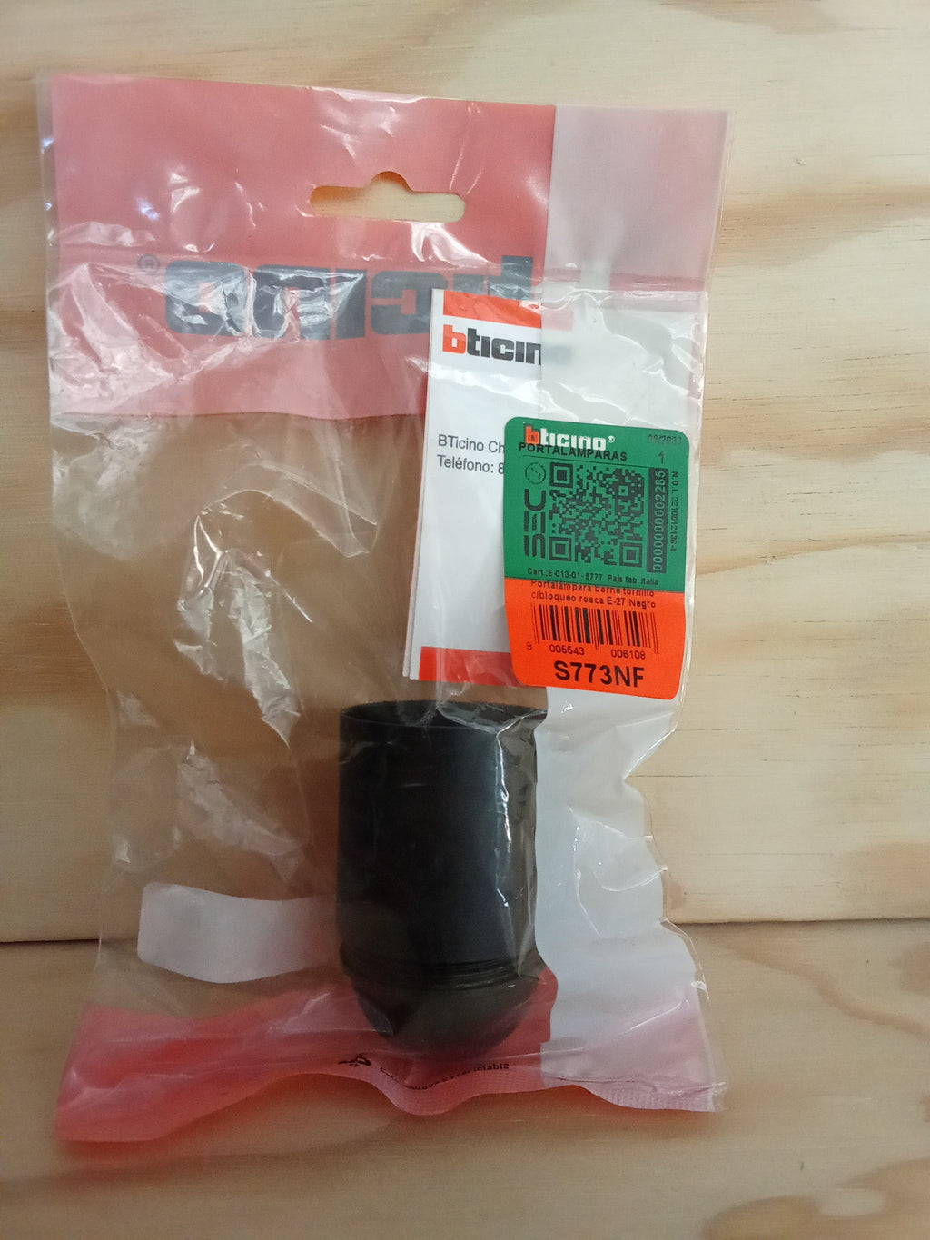 Soquete Portalámparas  Tornillo Negro - 250V