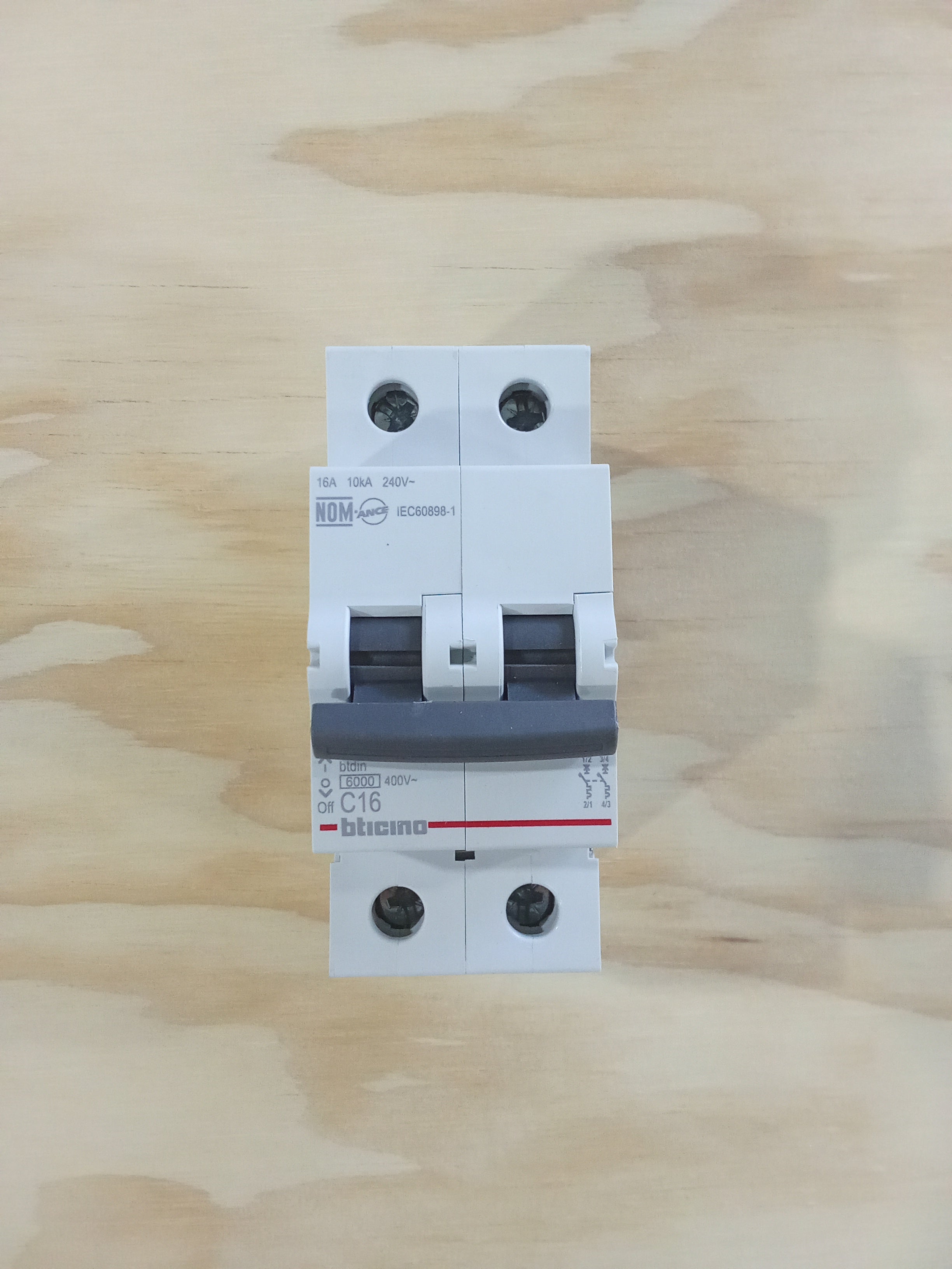 Bipolar 2P 16A-6Ka