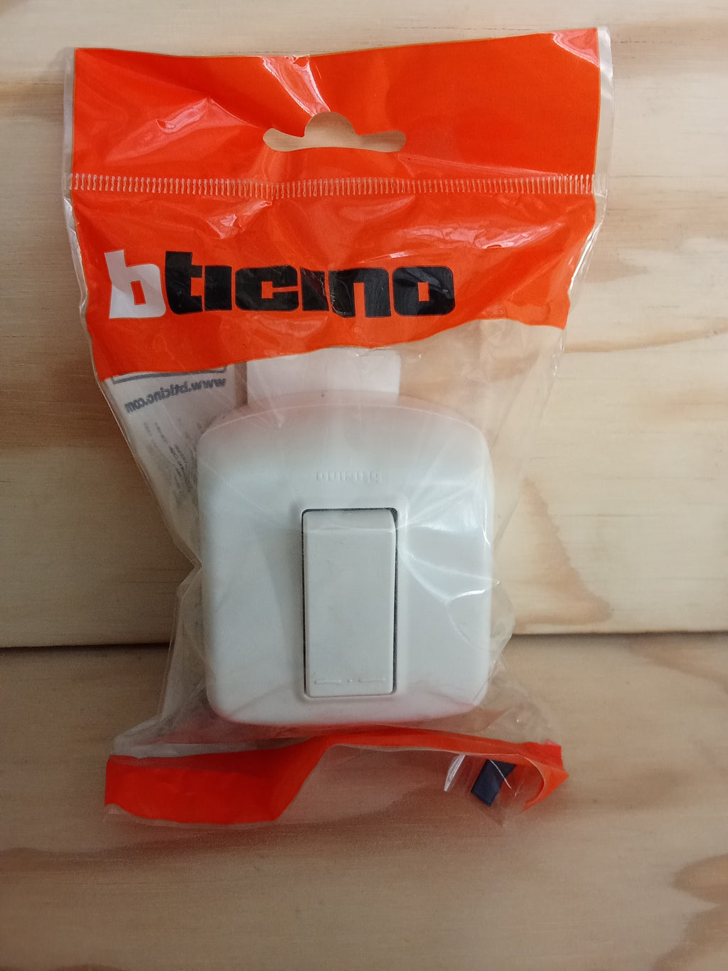 Casquete Interruptor Simple - 10A 250V
