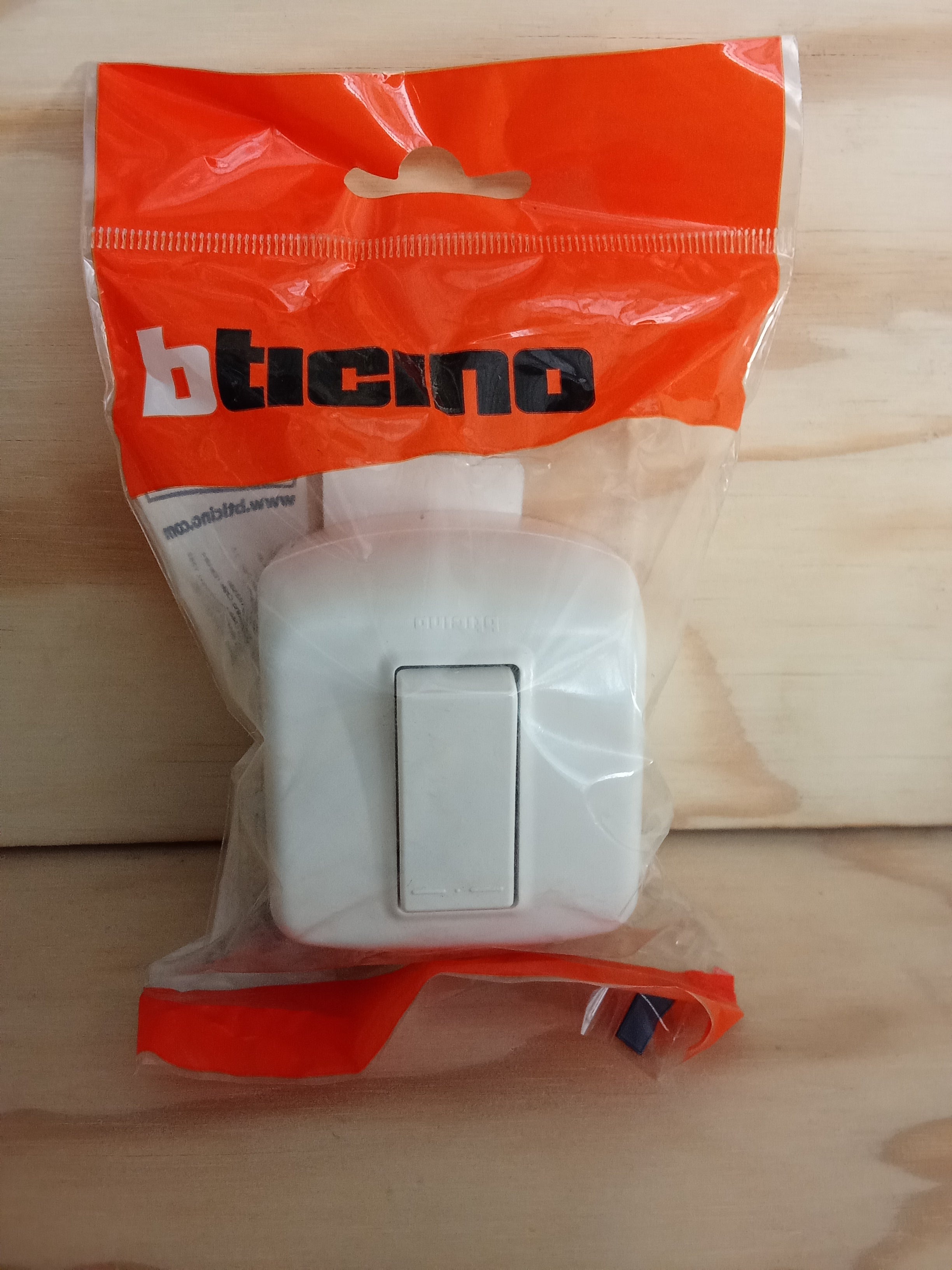 Casquete Interruptor Simple - 10A 250V